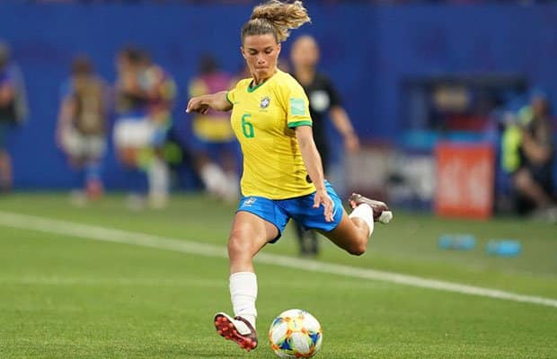 Tamires lateral-esquerda seleção brasileira de futebol feminino Tóquio 2020