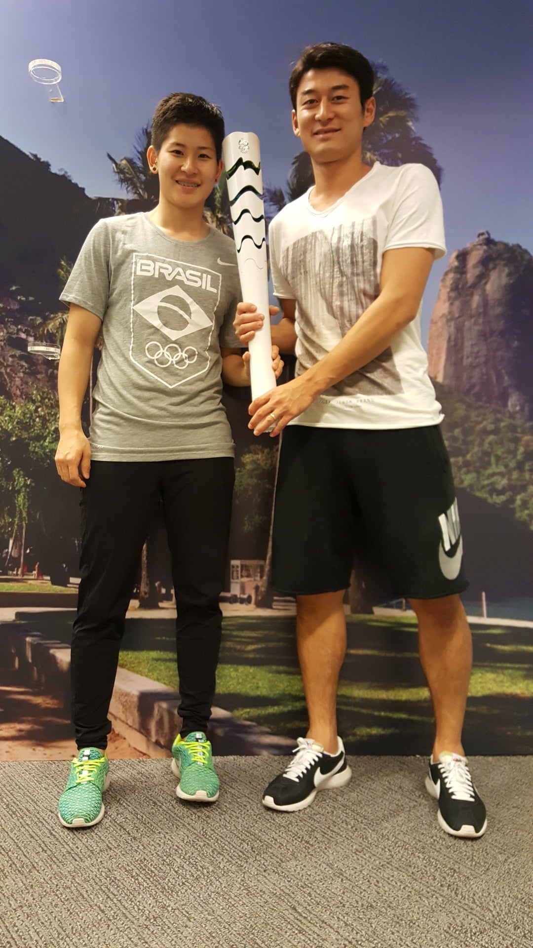 Carol Kumahara, do tênis de mesa, e o irmão Caio - Rio 2016