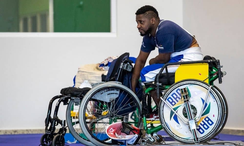 Vanderson Chaves esgrima em cadeira de rodas sabre jogos paralímpicos de tóquio