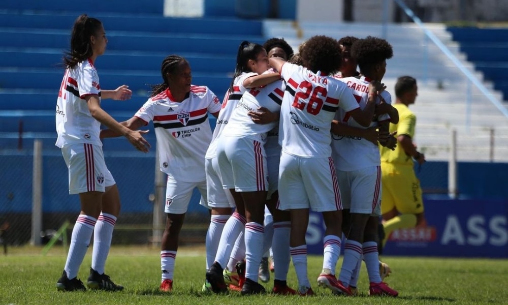 São Paulo e Pinda duelam pelo Paulista Feminino futebol santos