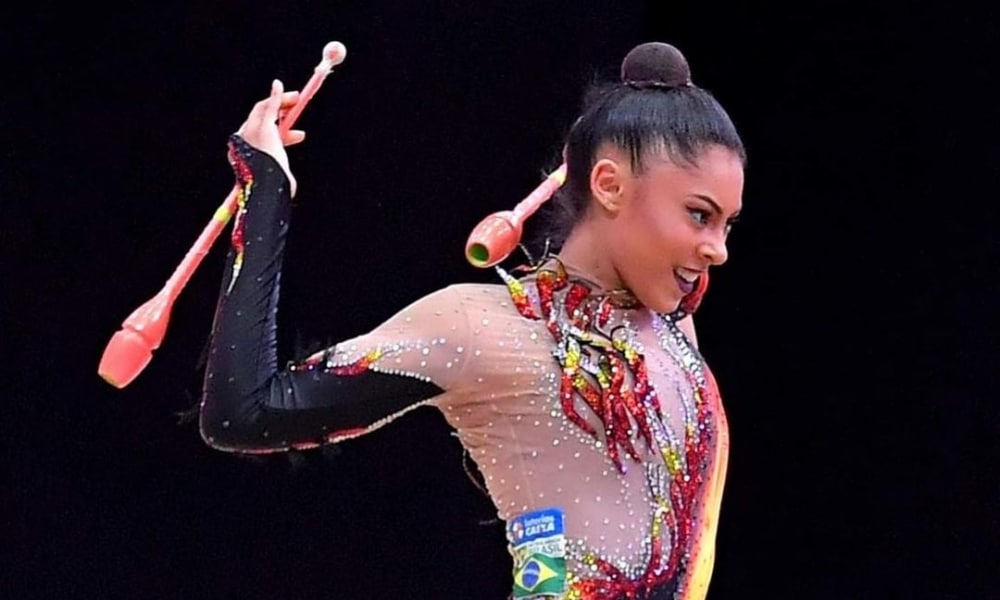 Bárbara Domingos fica em 17º na final do individual geral no Mundial de ginástica rítmica