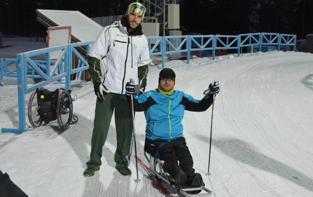 Fernando Aranha, pioneiro do esporte paralímpico de inverno do Brasil, durante treino na Suécia