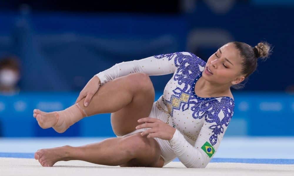 Flávia Saraiva se machuca durante os Jogos Olímpicos