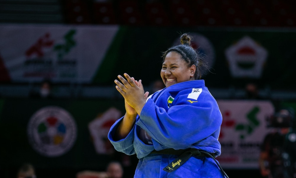 Beatriz Souza conquista medalha de ouro no Grand Slam de Abu Dhabi
