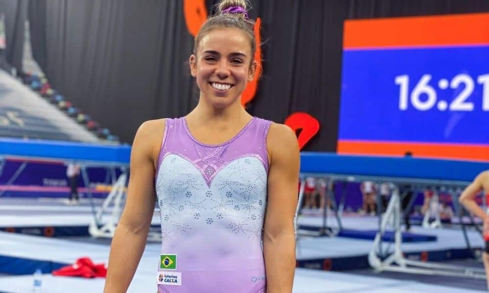 Camilla Gomes fica em sexto e vai à semifinal do trampolim no Mundial de ginástica de trampolim