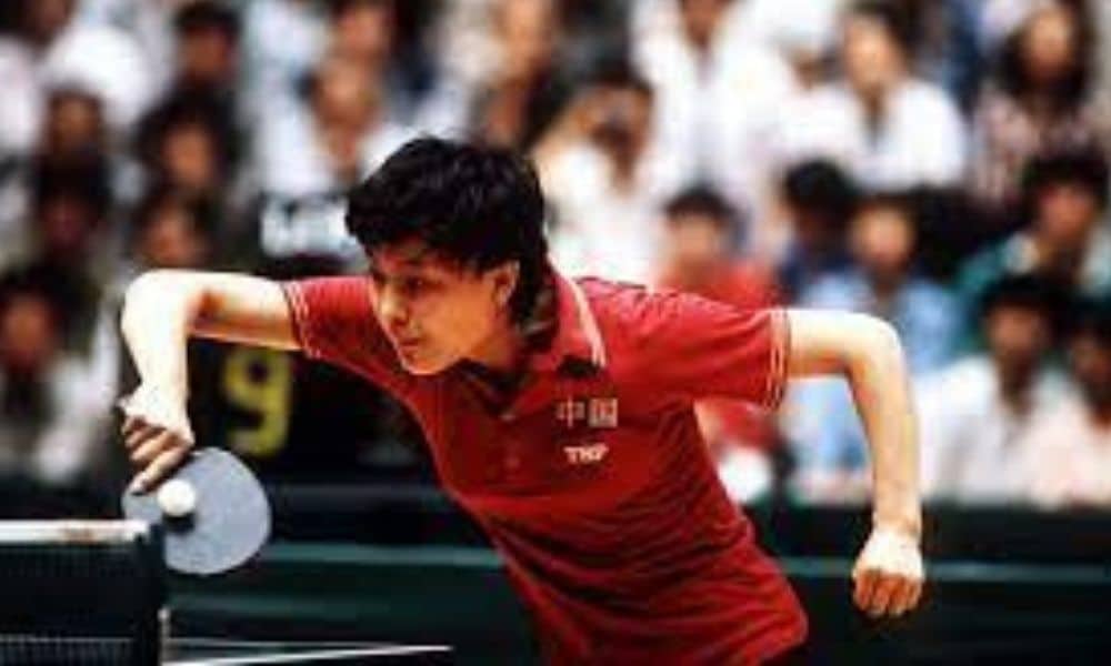 He Zhili, campeão mundial pela China em 1987; anos depois ela representaria o Japão