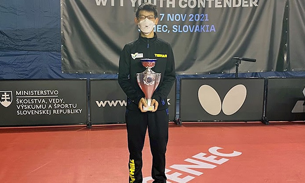 Leonardo Iizuka ouro Youth Contender da Eslováquia tênis de mesa