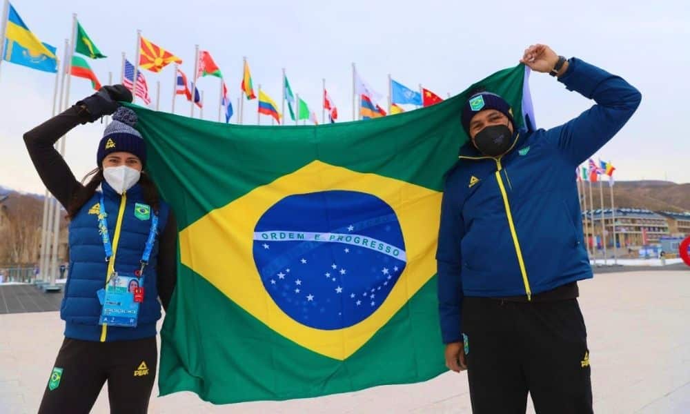 Edson Bindilatti e Jaqueline Mourão porta-bandeiras jogos olímpicos de inverno de pequim-2022