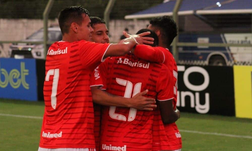 Internacional e Flamengo classificados para a terceira fase da Copa São Paulo de futebol Júnior