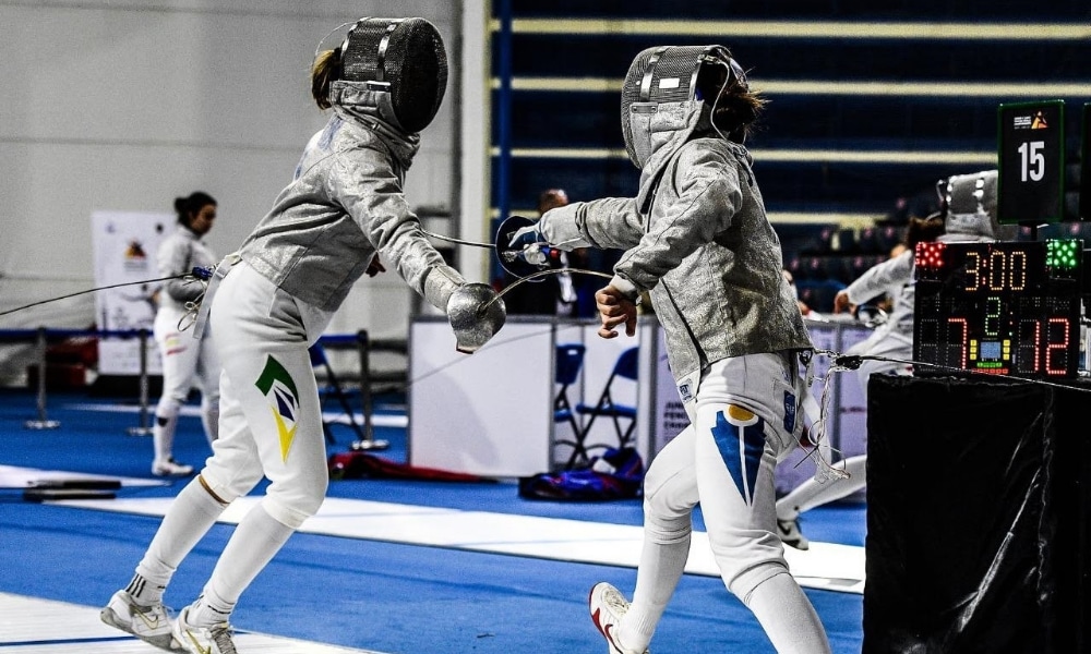 Luana Pekelman e Isabela Carvalho na Copa do Mundo Júnior de sabre Copa do mundo de sabre de esgrima equipes