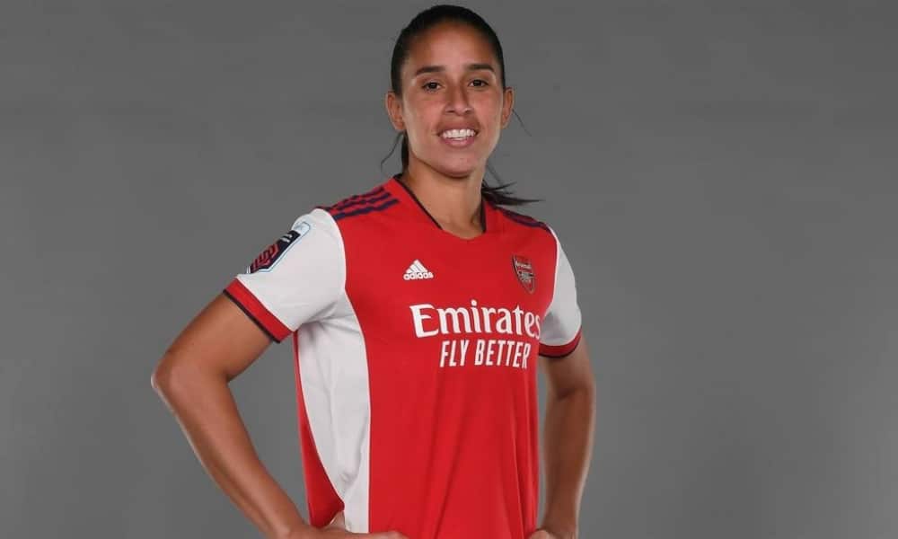 Rafaelle Souza é anunciada como reforço do Arsenal