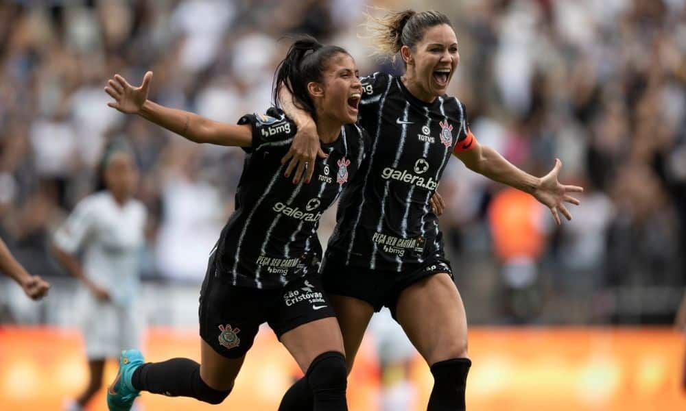 Gabi Zanotti comemora o gol do título marcado aos 48 minutos do segundo tempo (Thais Magalhães/CBF)