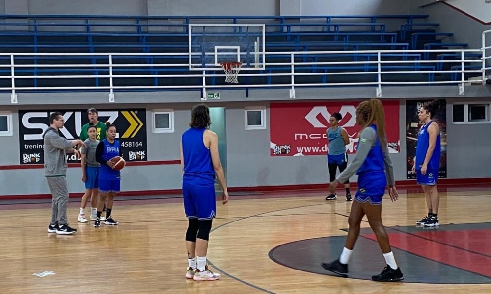 Seleção feminina de basquete realiza primeiros treinos para o Pré-Mundial de basquete feminino