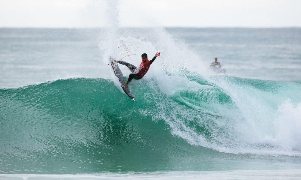 Filipe Toledo surfe peniche supertubos portugal