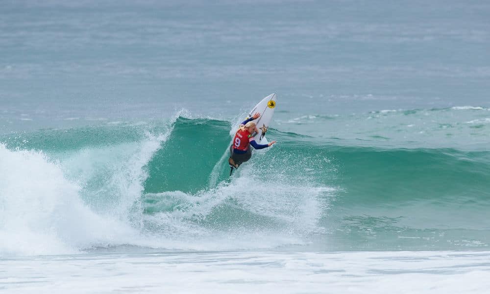 Tatiana Weston-Webb surfe peniche portugal supertubos