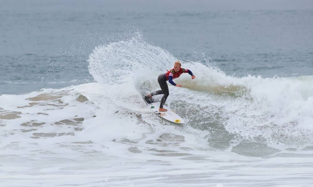 Tatiana Weston-Webb surfe supertubos portugal repescagem Margaret River