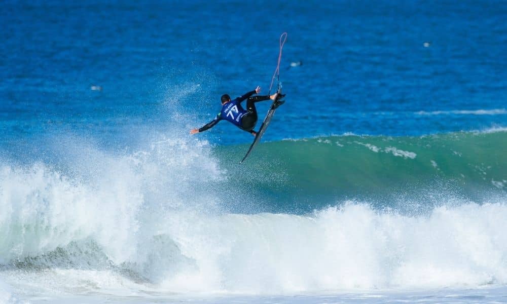Filipe Toledo supertubos surfe