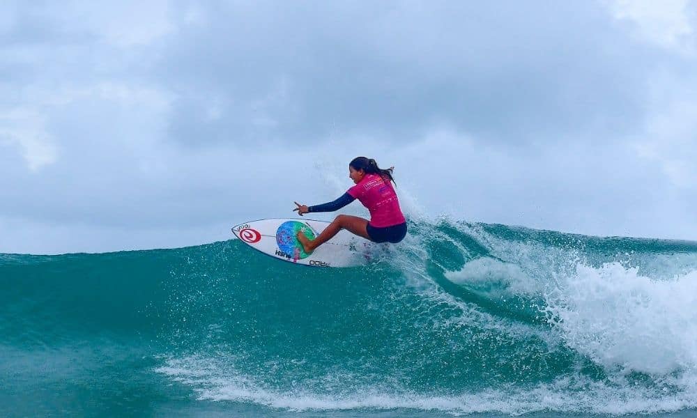 Sophia Medina estreando com vitória nas ondas da Praia Mole (Crédito: Marcio David / LayBack Pro)