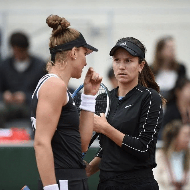 Bia Haddad Maia e Anna Danilina em Roland Garros