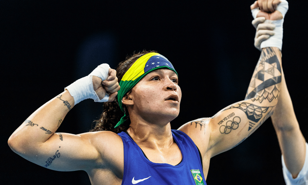 Beatriz Ferreira lutando as oitavas de final do Mundial de boxe feminino 2022