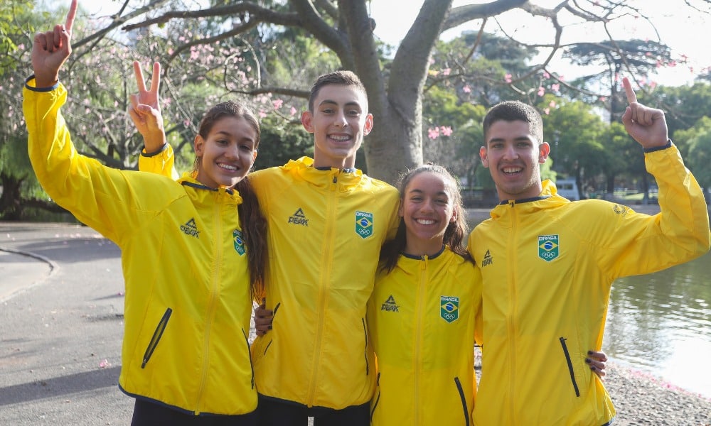 Brasil comemora prata no triatlo misto de Rosario 2022