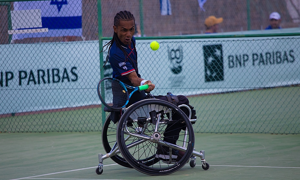 Ymanitu Silva disputa Roland Garros em cadeira de rodas