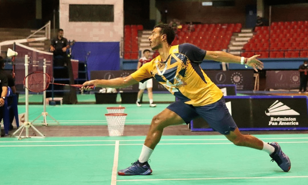 Ygor Coelho disputa o Itália Internacional de badminton