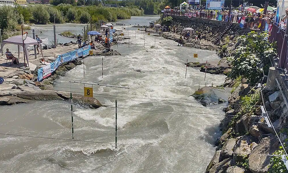 Brasil canoagem slalom equipes K1 Mundial Sub-23 e Júnior Stadio dela Canoa Ivrea Itália