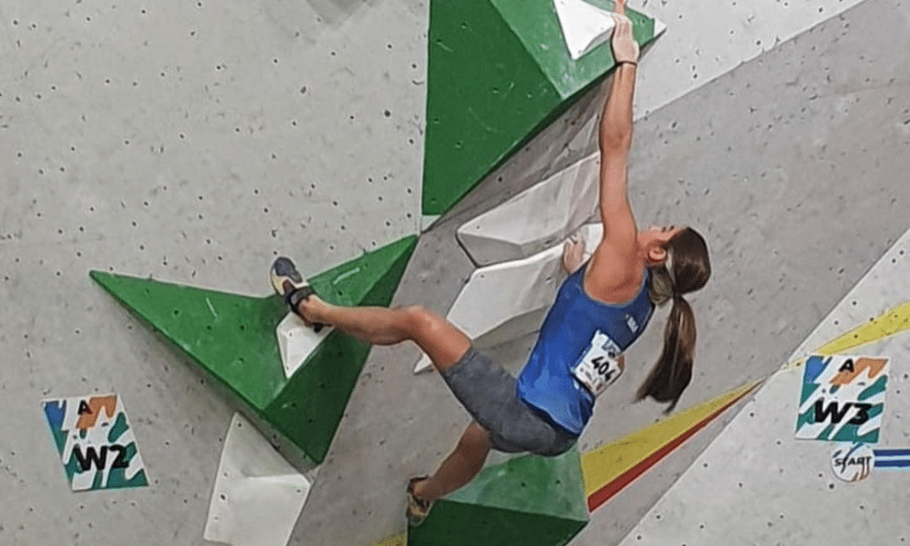 Laura Timo boulder Mundial da Juventude de escalada esportiva