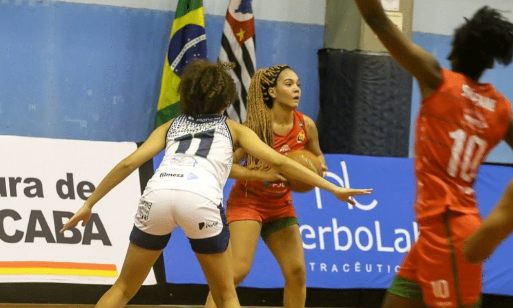 Pindamonhangaba e Pró-Esporte/Sorocaba Paulista de basquete feminino