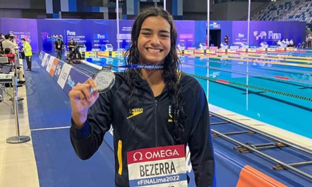 Beatriz Bezerra Mundial Júnior de natação