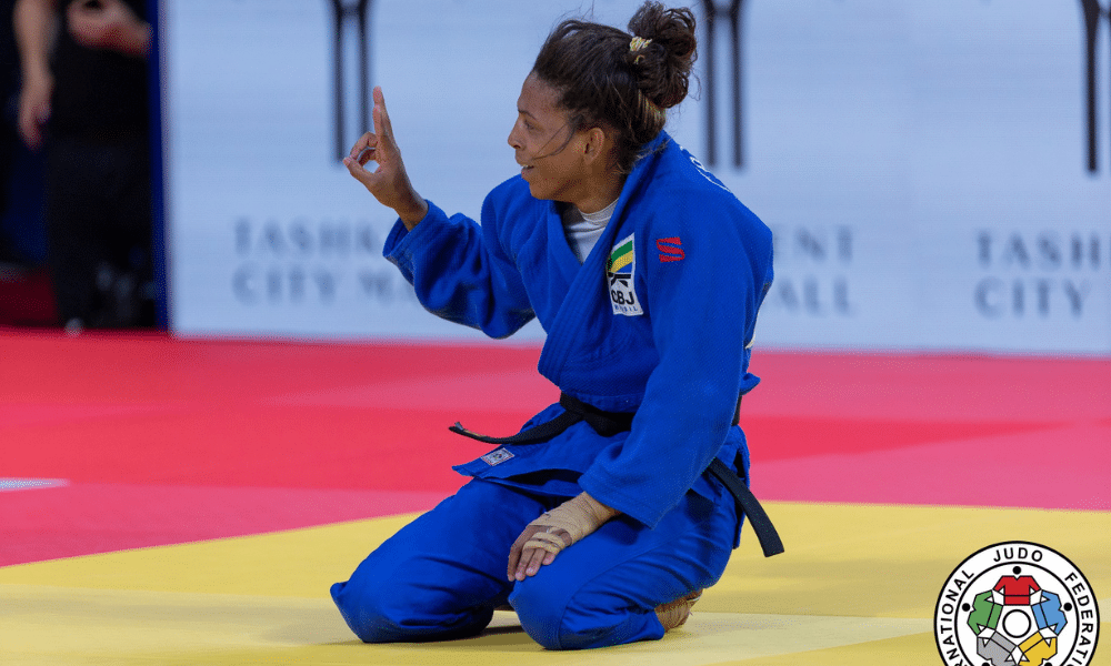 Rafaela Silva enquanto comemora no Mundial de judô