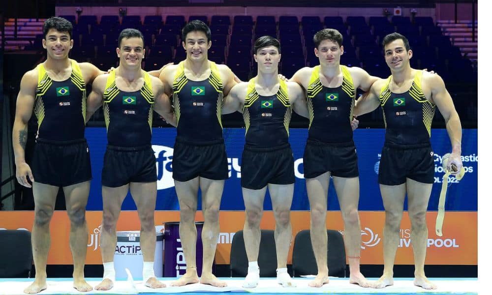 Mundial de ginástica: Equipe masculina do Brasil posa para foto