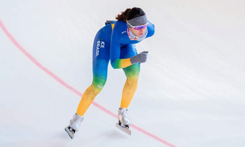 Larissa Paes patinação velocidade no gelo Copa do Mundo