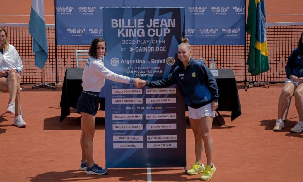 Paula Ornachea e Laura Pigossi Brasil fazem o segundo jogo do duelo Argentina x Brasil pela Billie Jean King Cup (Omar Erre)