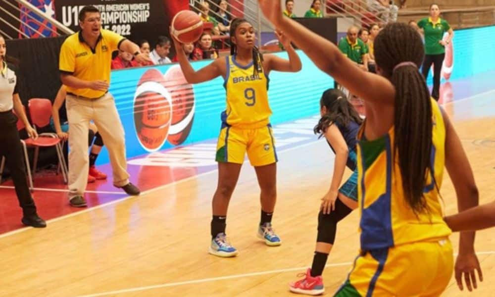Seleção feminina sub-15 conquista bronze do Sul-Americano de basquete