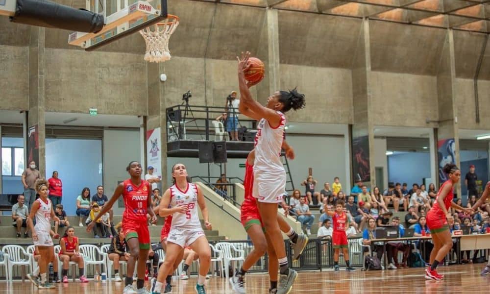 Sesi Araraquara bate Pindamonhangaba e se mantém invicto no Campeonato Paulista de basquete feminino