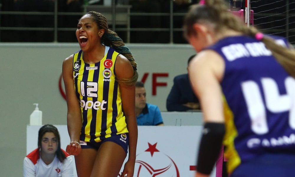 Ana Cristina vibra com mais chances no Fenerbahçe
