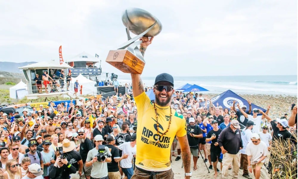Filipe Toledo se classificou para as Olimpíadas de Paris 2024 após avançar para as finais na etapa de surfe em J-Bay. (Foto: Thiago Diz/World Surf League)