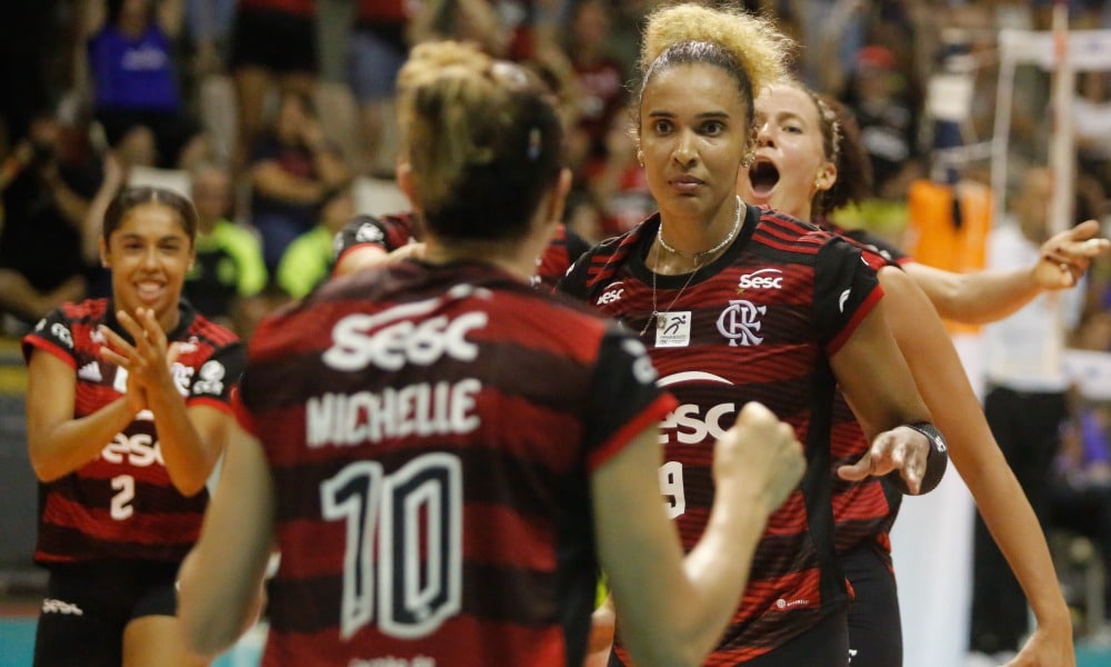 Sesc Flamengo acaba com invencibilidade do Praia Clube Superliga Feminina Vôlei Feminino