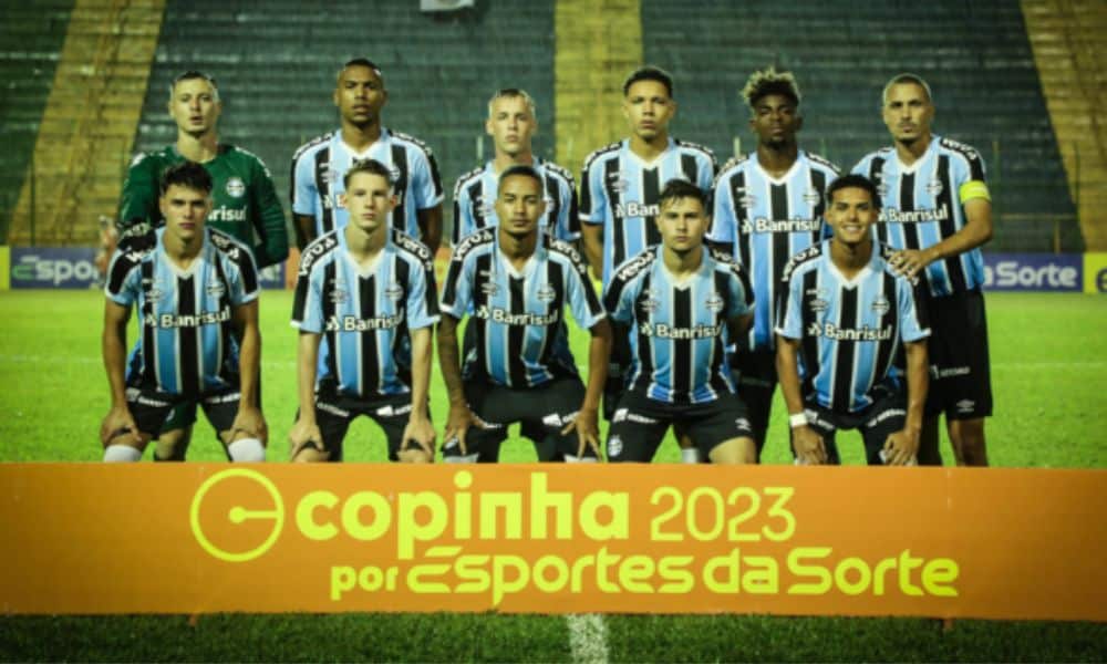 Copinha - Grêmio x Guarani - jogadores do grêmio posam para foto