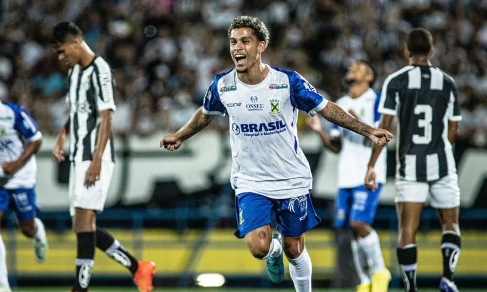 Santo André x Santos - Copinha - Gabriel Ferreria abre os braços e comemora o gol
