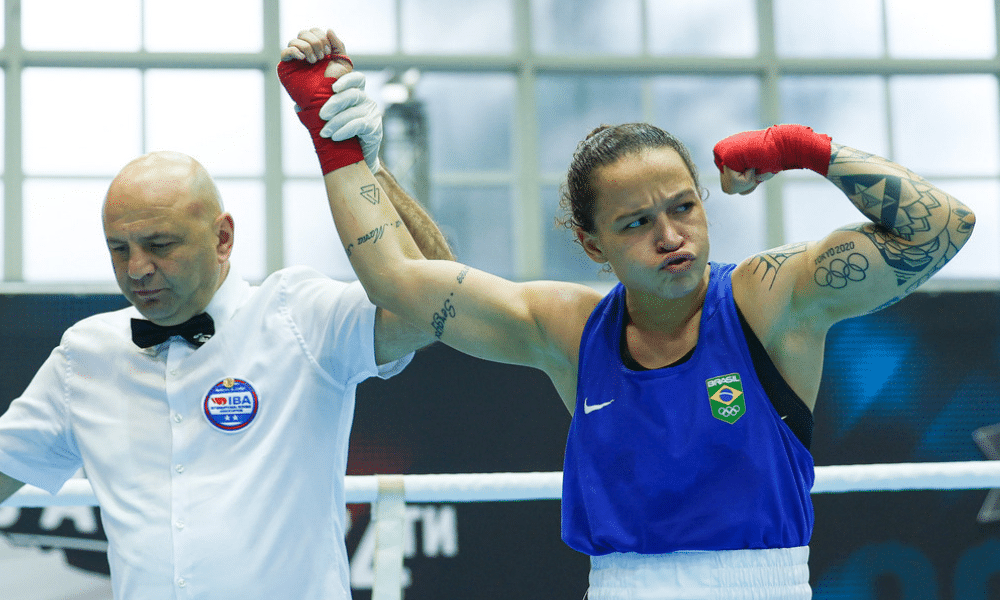 Bia Ferreira vibra com ida à final do Torneio de Strandja de boxe
