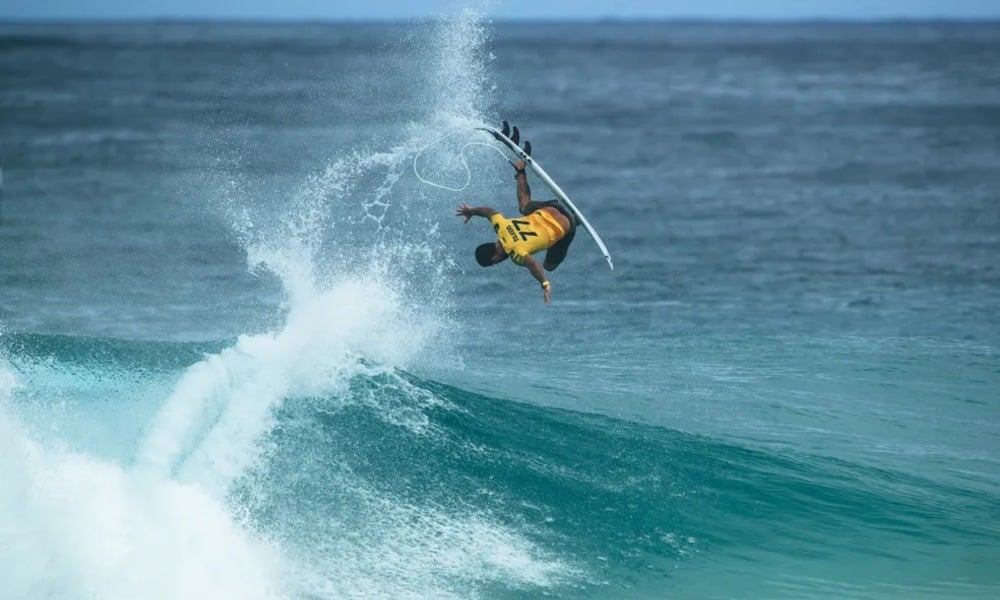 Brasil vai com três surfistas para as quartas de Pipeline surfe wsl Felipe Toledo João Chianca Chumbinho Caio Ibeli