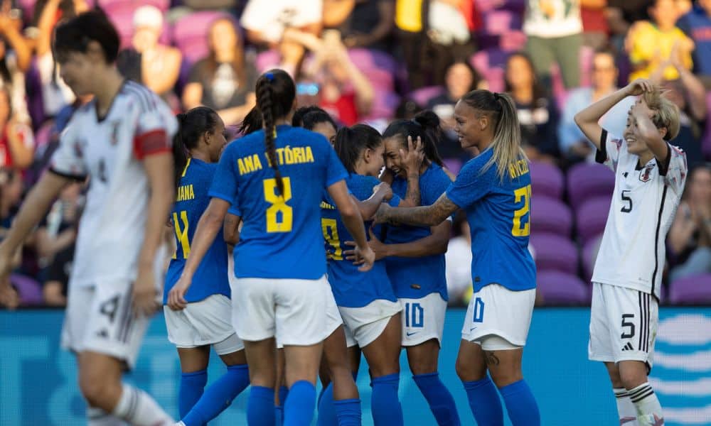Brasil comemora gol contra o Japão na SheBelieves Cup