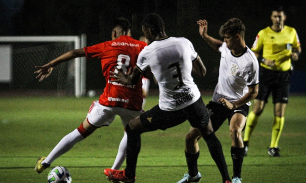 Internacional e Corinthians empatam no Brasileiro sub-20 de futebol masculino