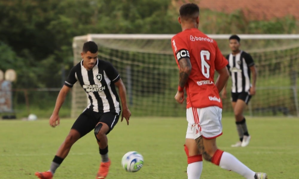 Sapata marca e Botafogo bate Internacional pelo Brasileirão sub-20