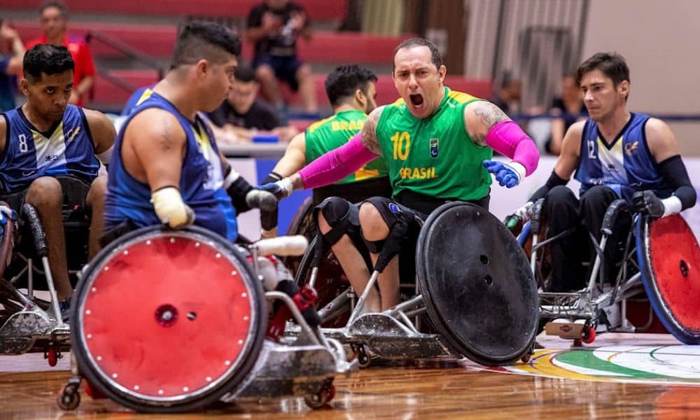 Mas - Lance do jogo entre Brasil e Argentina no Sul-Americano de rúgbi em cadeira de rodas