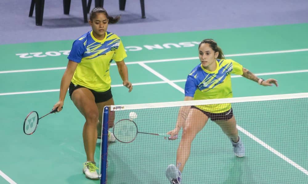 Jaqueline e Samia Lima durante partida de badminton - Aberto da Inglaterra