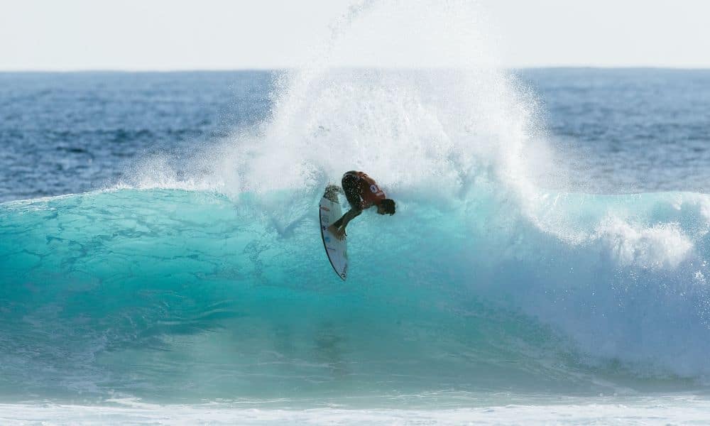 Gabriel Medina faz manobra em Margaret River